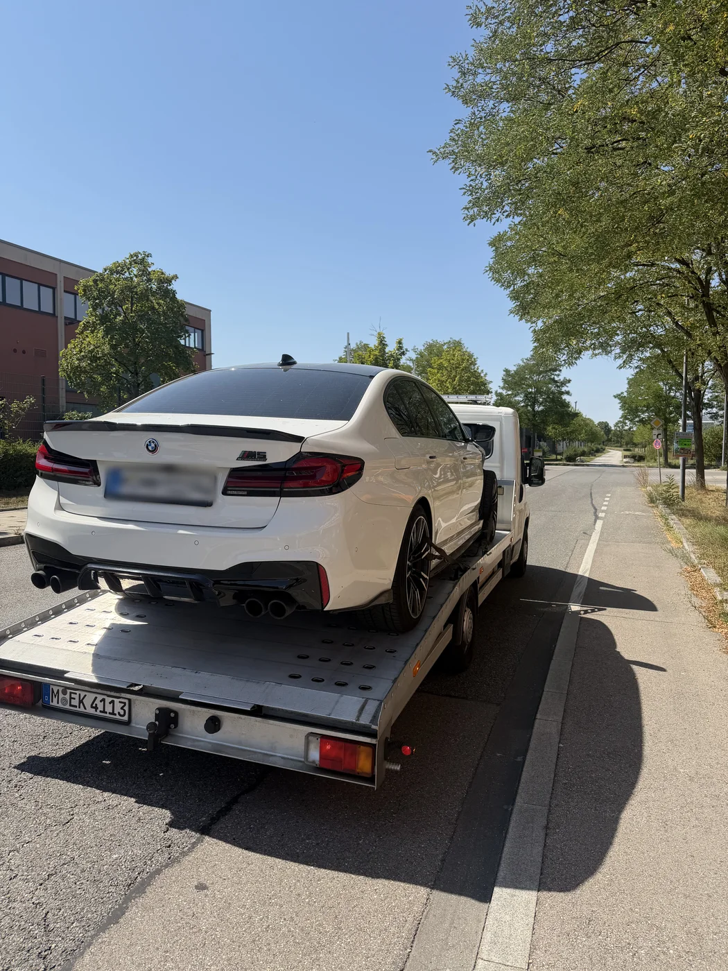 BMW M5 – vehicle transport