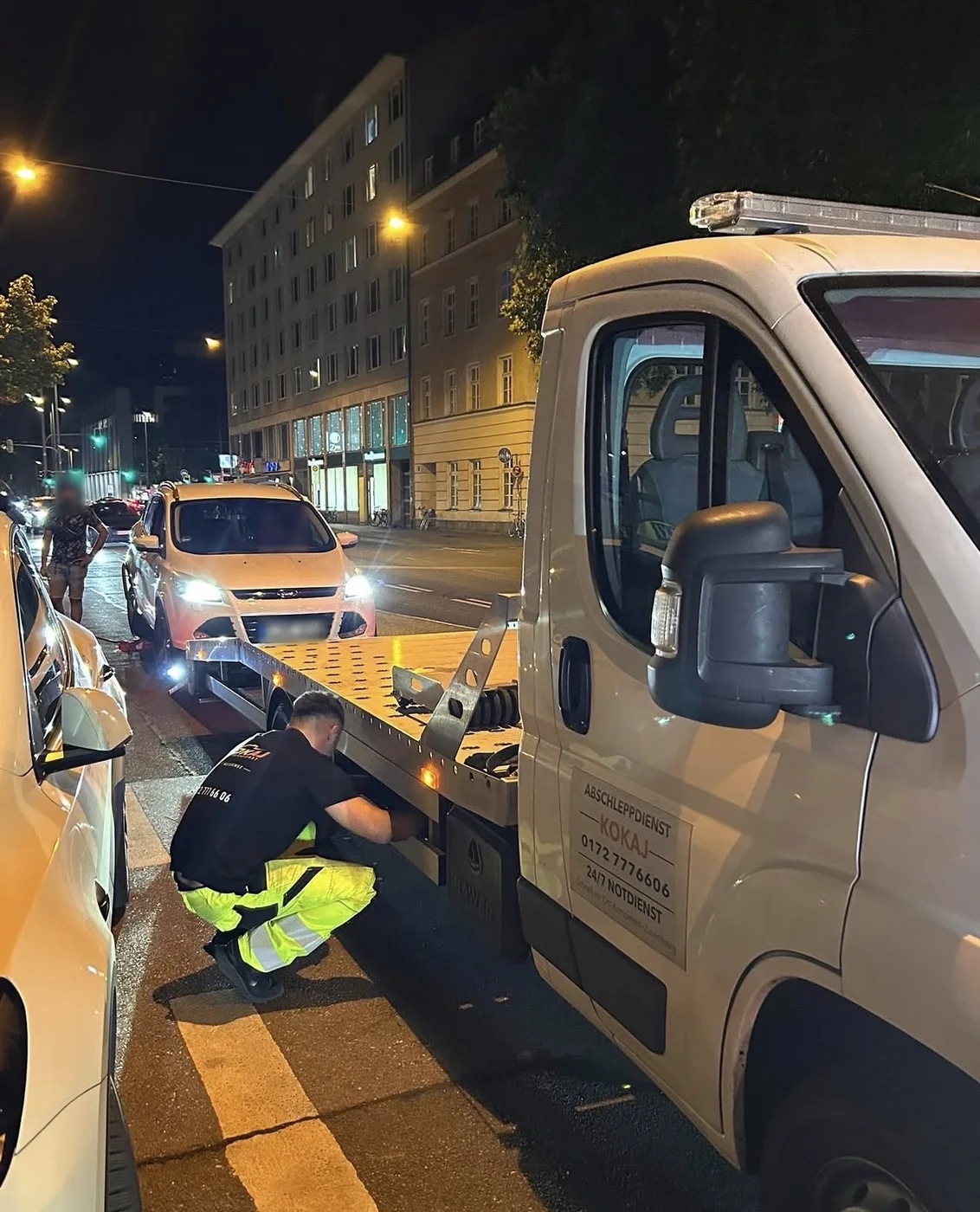 KOKAJ towing driver on a night-time job